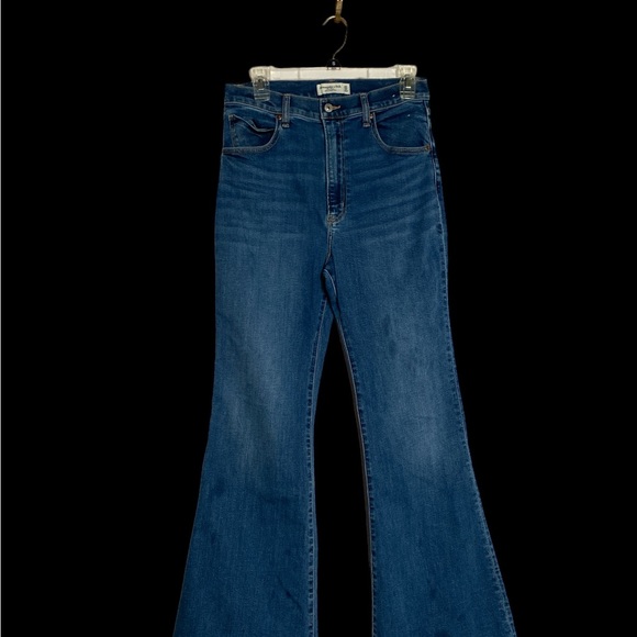 Abercrombie & Fitch “The Flare Ultra High Rise jeans. Size 30/10. - Picture 6 of 7